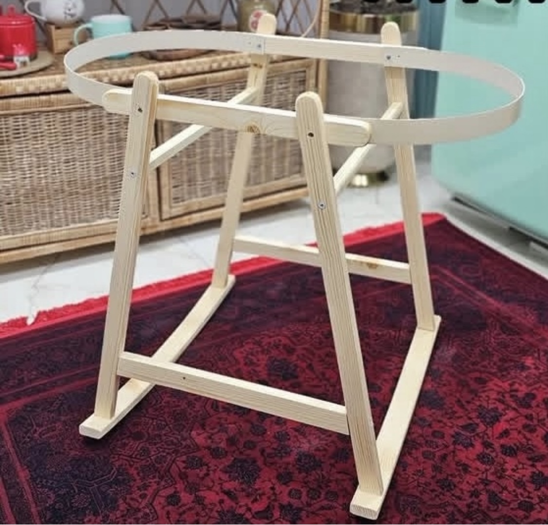 پایه چوبی کریرمدل پروانه ایی جنس چوب  روس